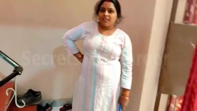 Desi MILF Bhabi Creampied by Neighbor in Homemade Maid Scene