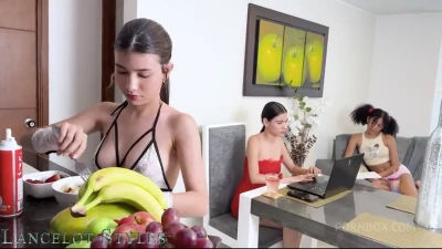 Sara Taylor & Meicy Milu: PISS, Cumshot, Blowjob - 2k (Part 3)