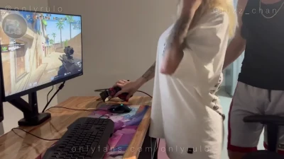 Big Tits Blonde Teen Luzz Chan: Argentinian Camgirl Fetish & Big Dick Action
