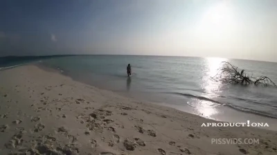 Public Beach Fuck! Marina Gold+ Teen Amateur Video - Creampie & Facial